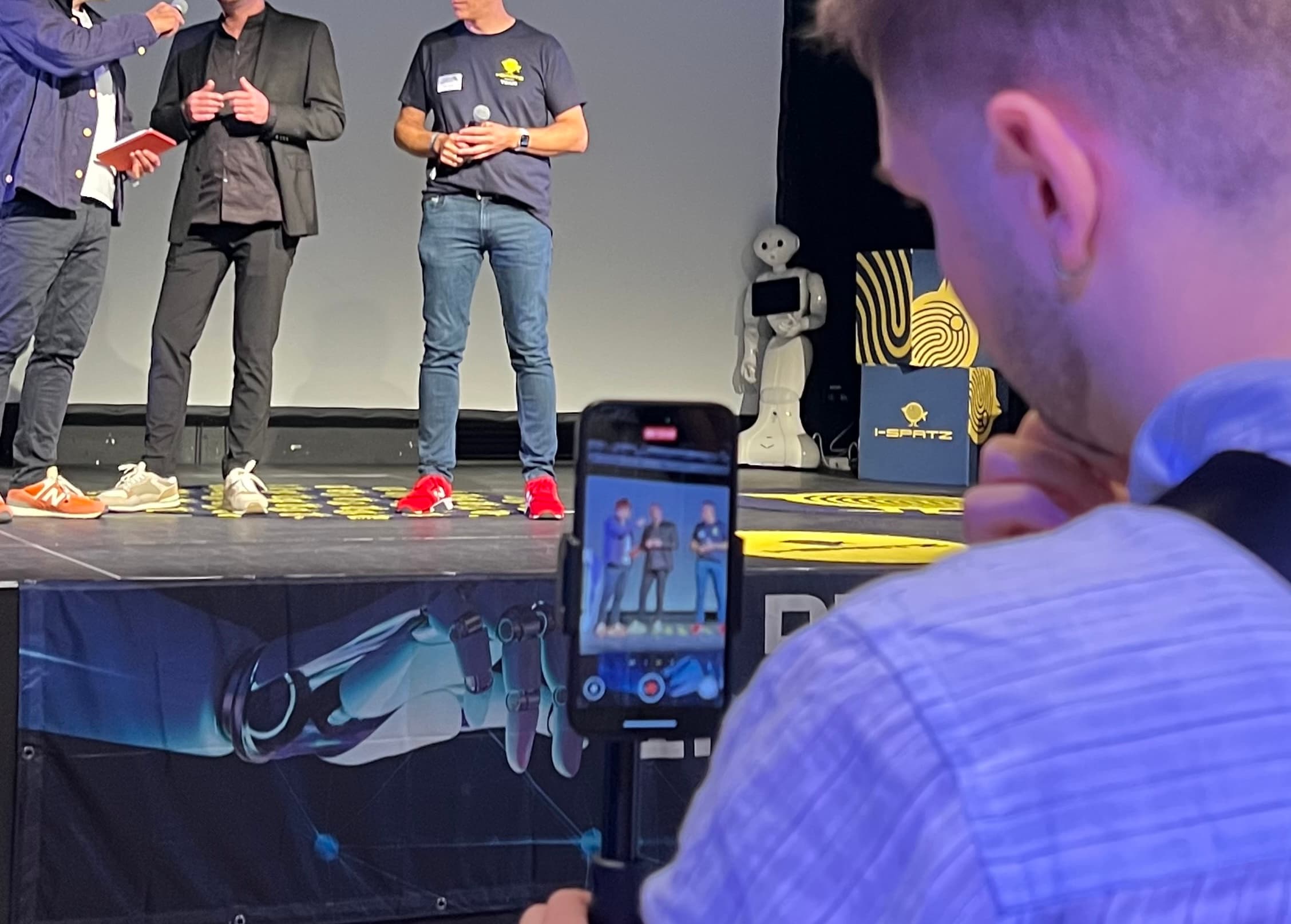 Jana und Andrej bei der Arbeit